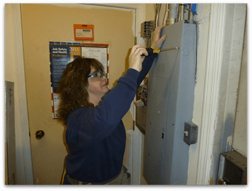 Kelly Pic of Electrician at Work